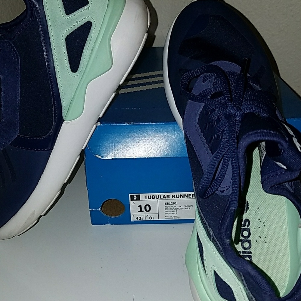 ADIDAS - Picture 4 of 4
